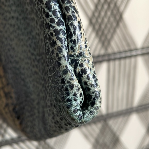 Tandy Leather handmade small crossbody blue yellow green black snap adjustable - Picture 12 of 15